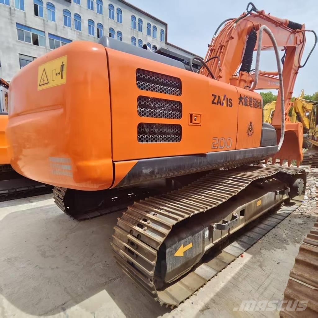 Hitachi ZX 200 履带挖掘机