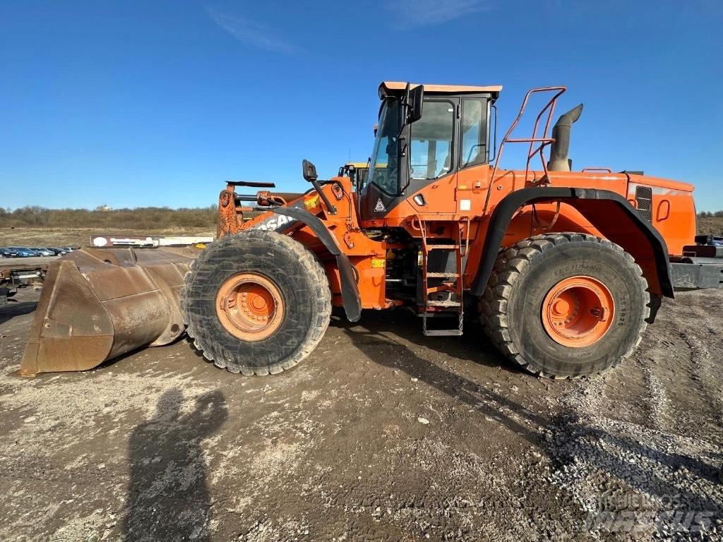 Doosan DX420-3 轮式挖掘机