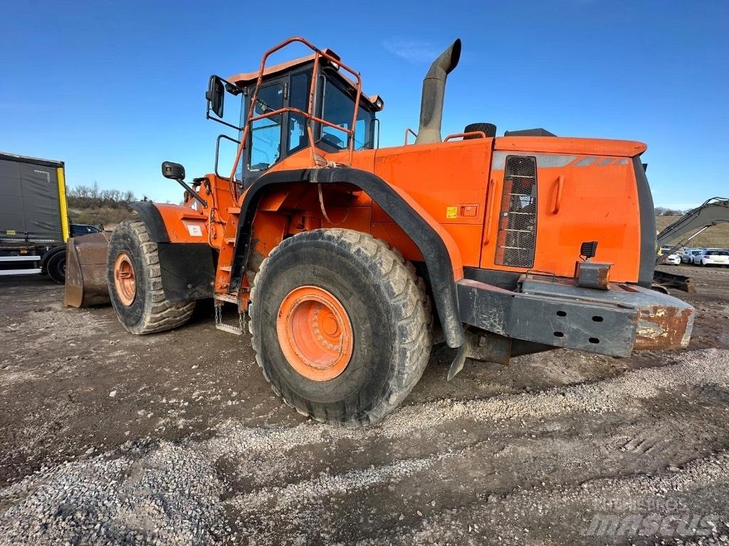 Doosan DX420-3 轮式挖掘机