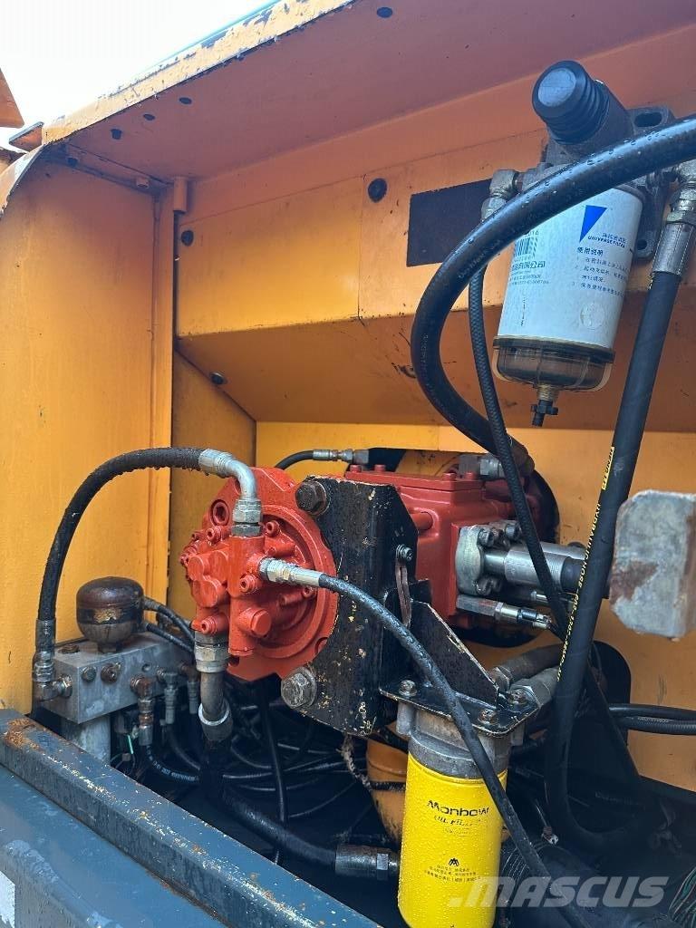 Hyundai 220LC-9S 履带挖掘机