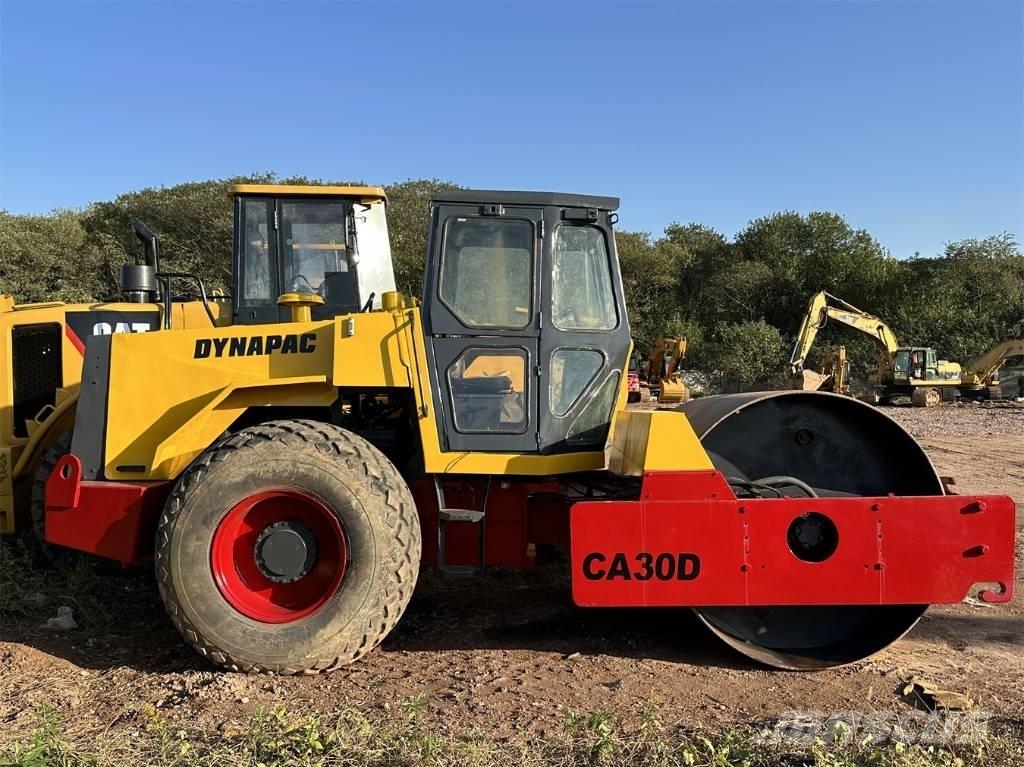 Dynapac CA 30 D 单轮压路机