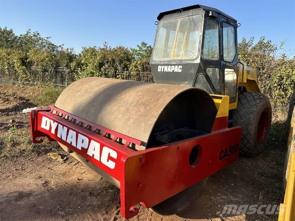 Dynapac CA 30 D 单轮压路机