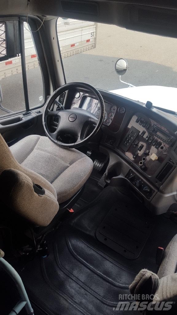 Freightliner M2 牵引车