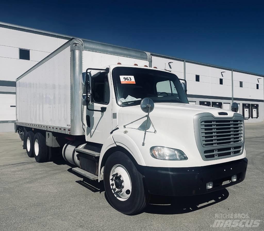 Freightliner M 106 厢式货车