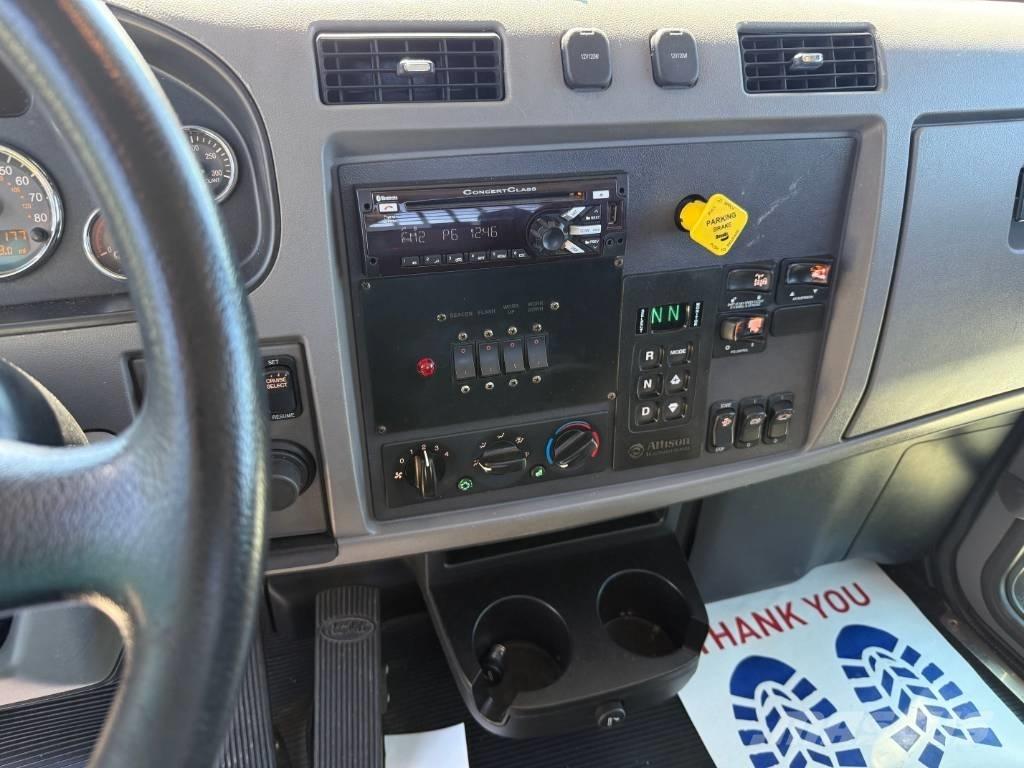Peterbilt 348 救援车