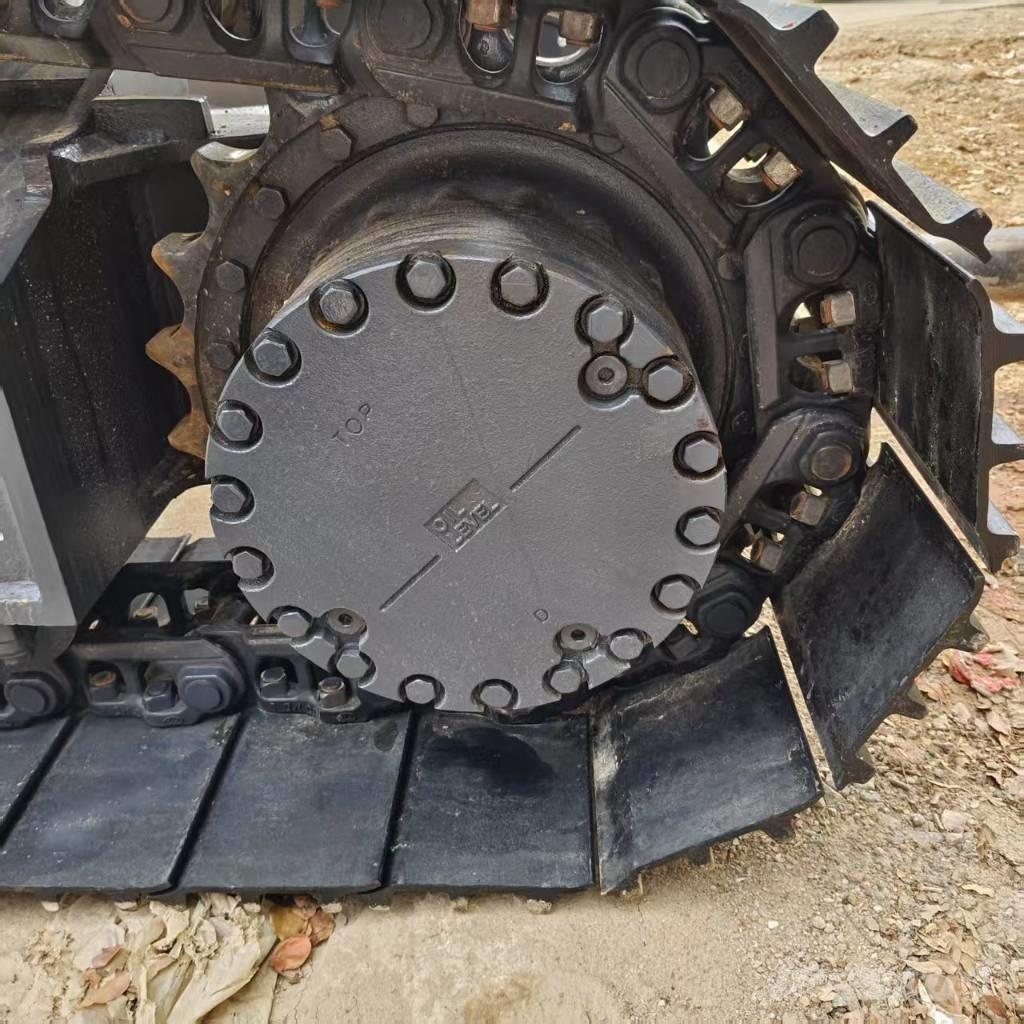Komatsu PC 200-8 履带挖掘机