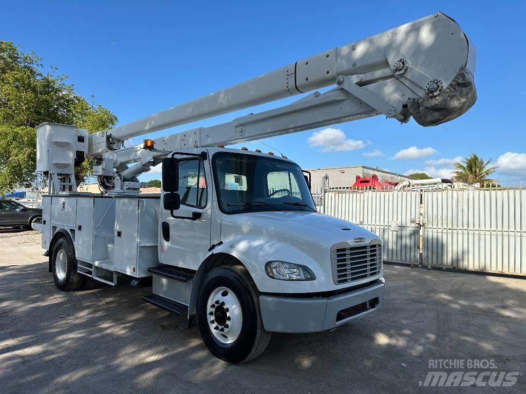 Freightliner M2 车载式高空作业车
