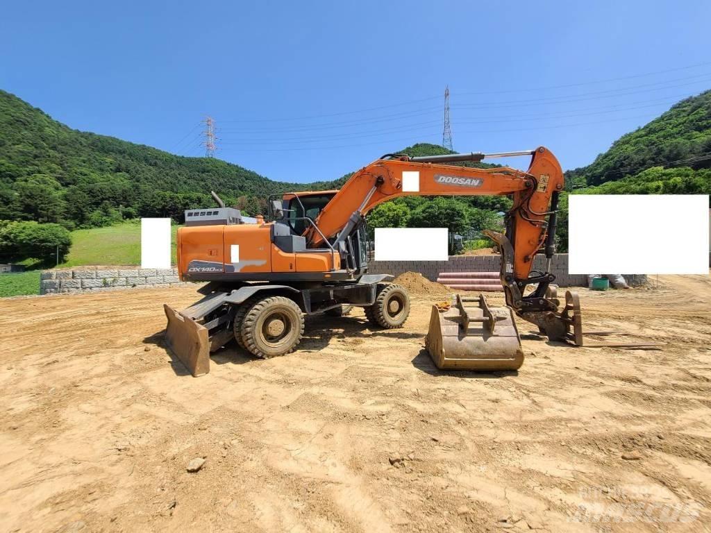 Doosan DX 140 W 轮式挖掘机