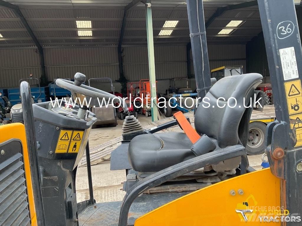JCB VMT 260-120 双轮压路机