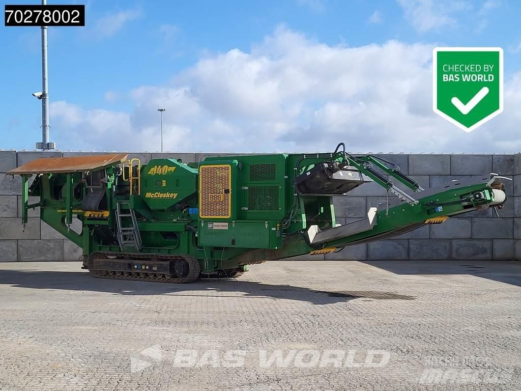 McCloskey J40 V2 移动式破碎机