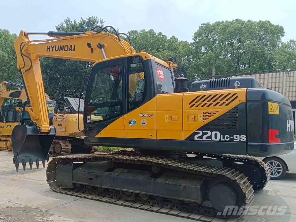 Hyundai R220LC-9S 履带挖掘机