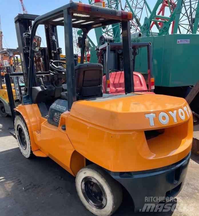Toyota 5 Ton 柴油叉车