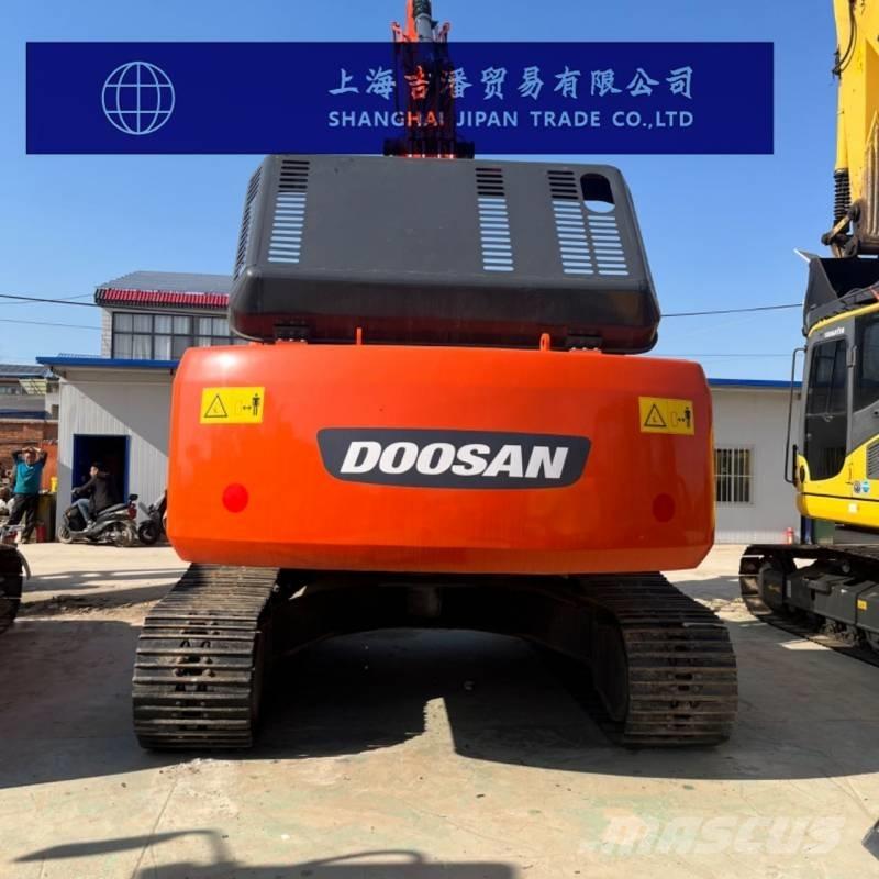 Doosan DX 300 履带挖掘机