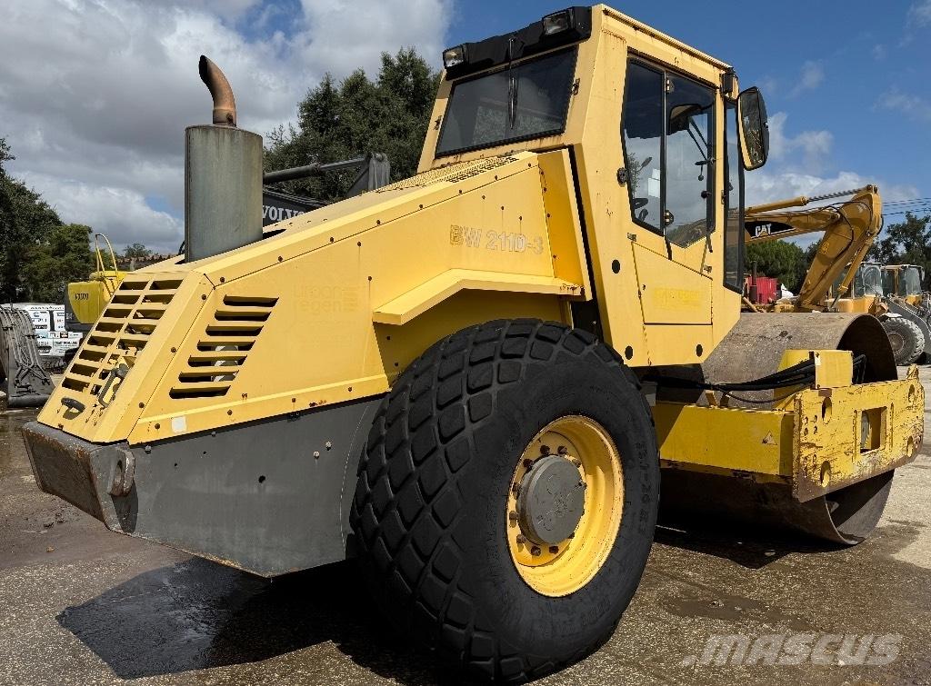 Bomag BW 211 D-3 双轮压路机