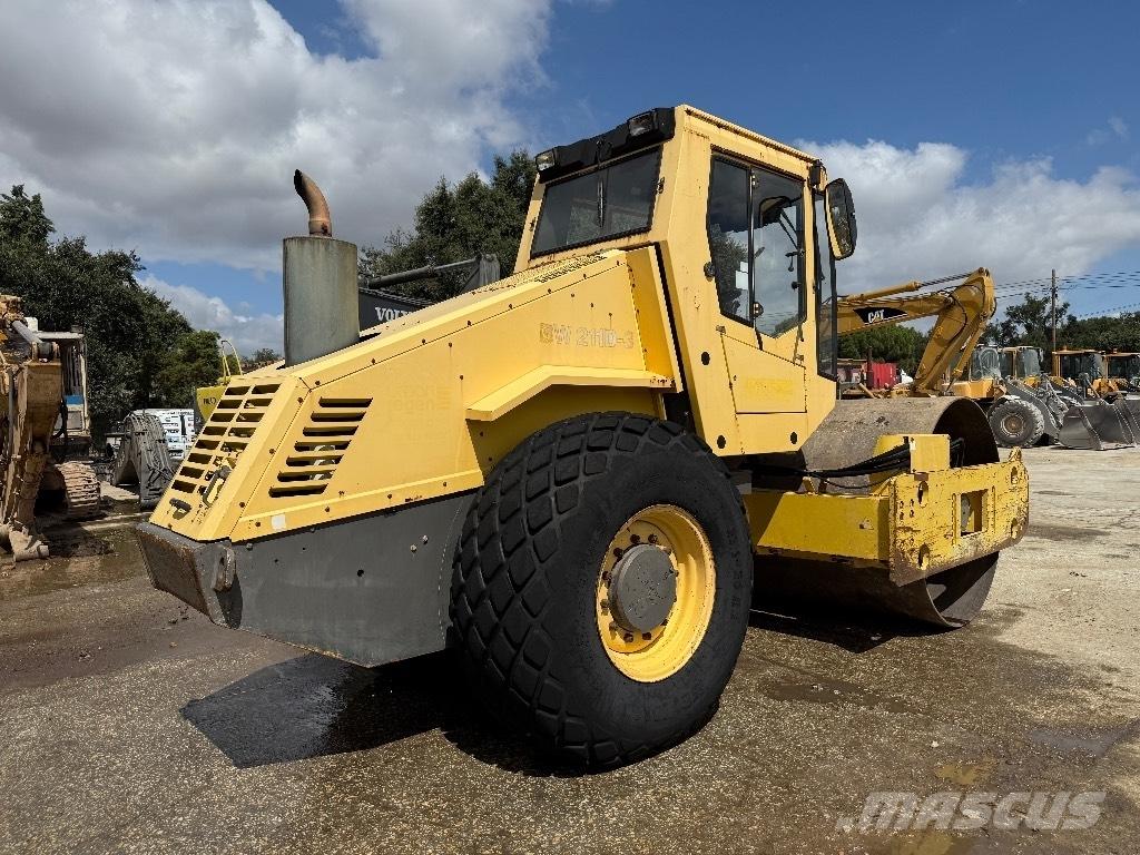 Bomag BW 211 D-3 双轮压路机
