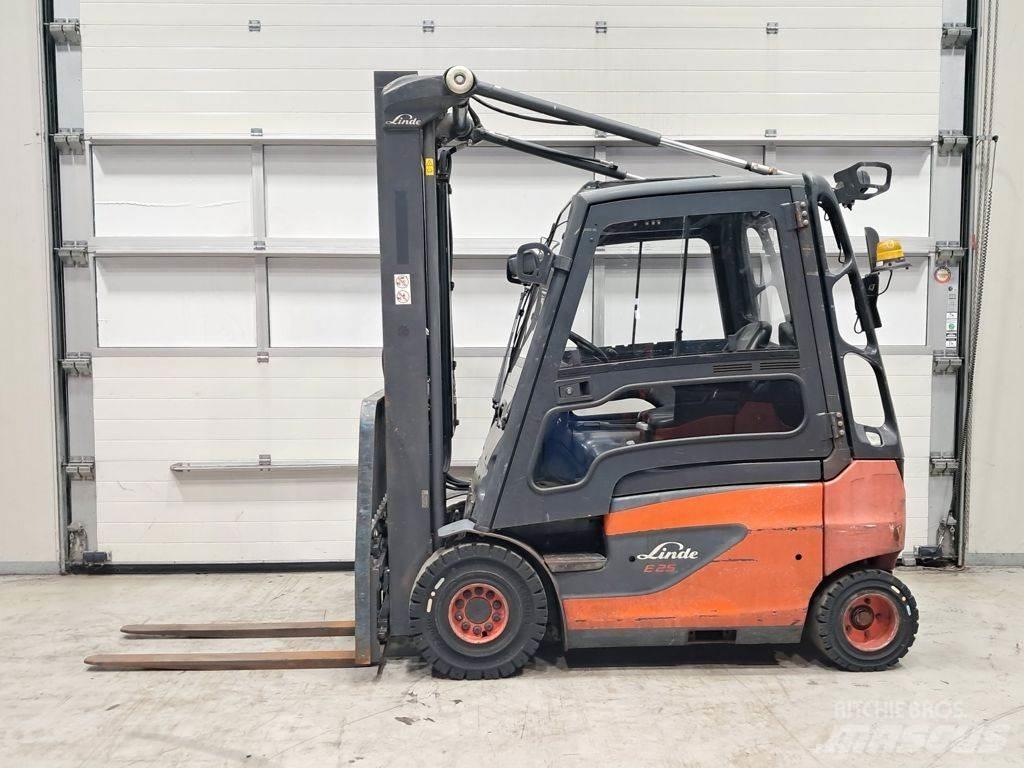 Linde E25-01 电动叉车
