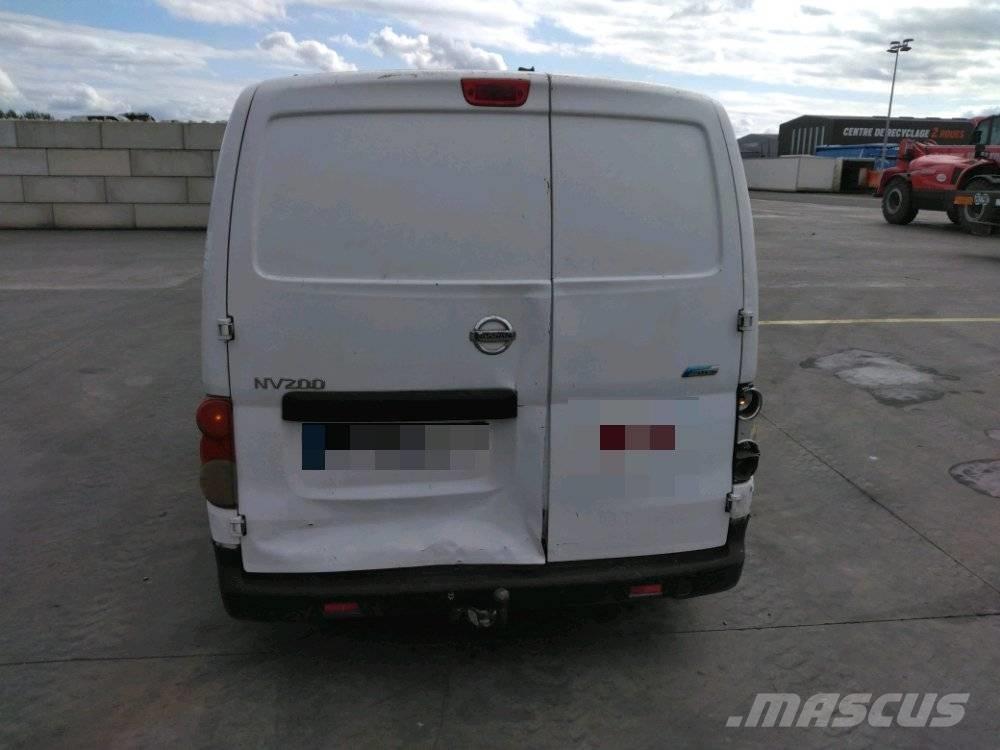 Nissan NV 200 大型面包车