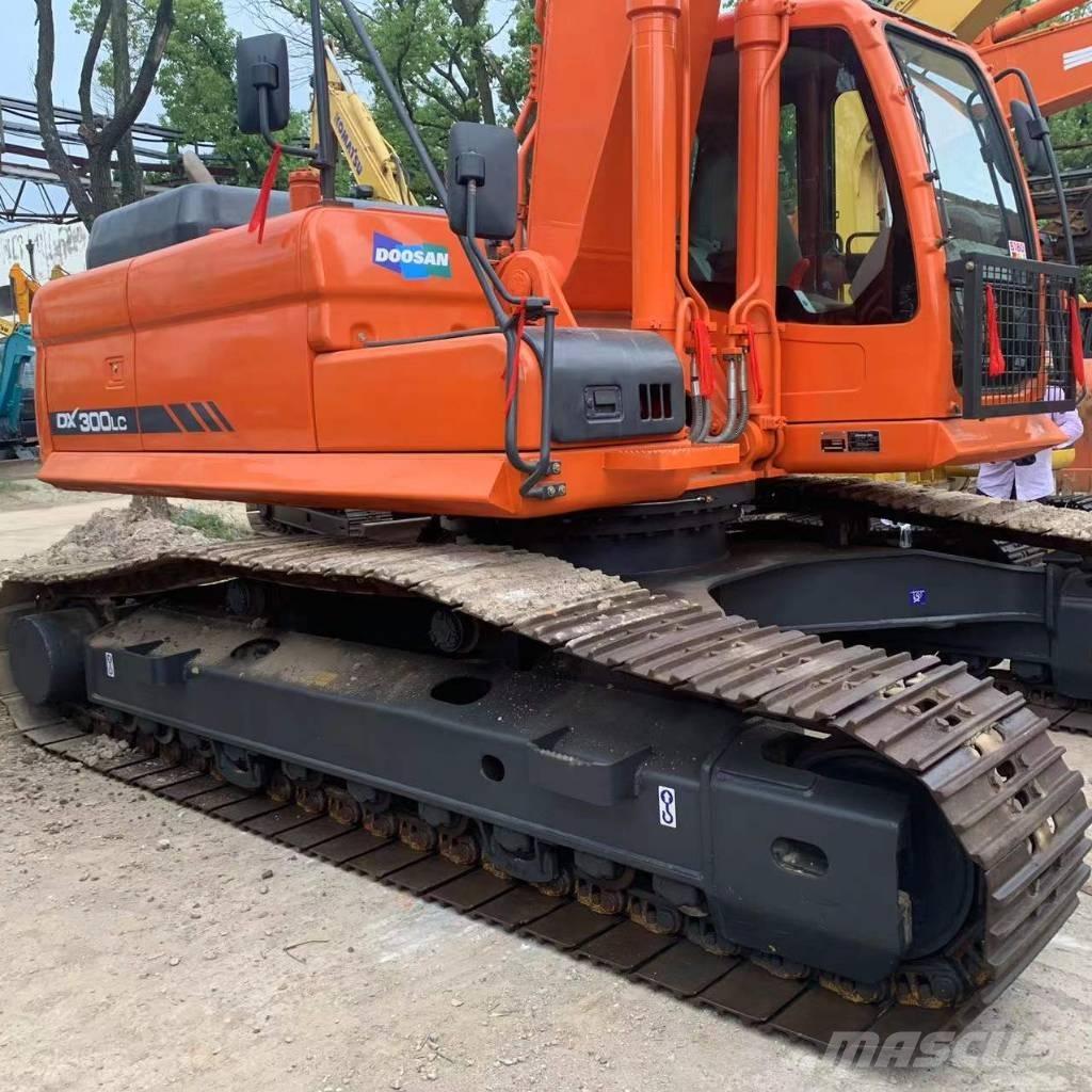 Doosan dx225 履带挖掘机