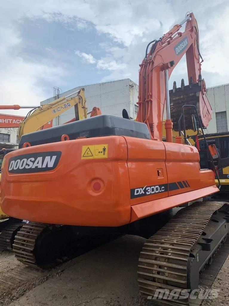 Doosan dx225 履带挖掘机