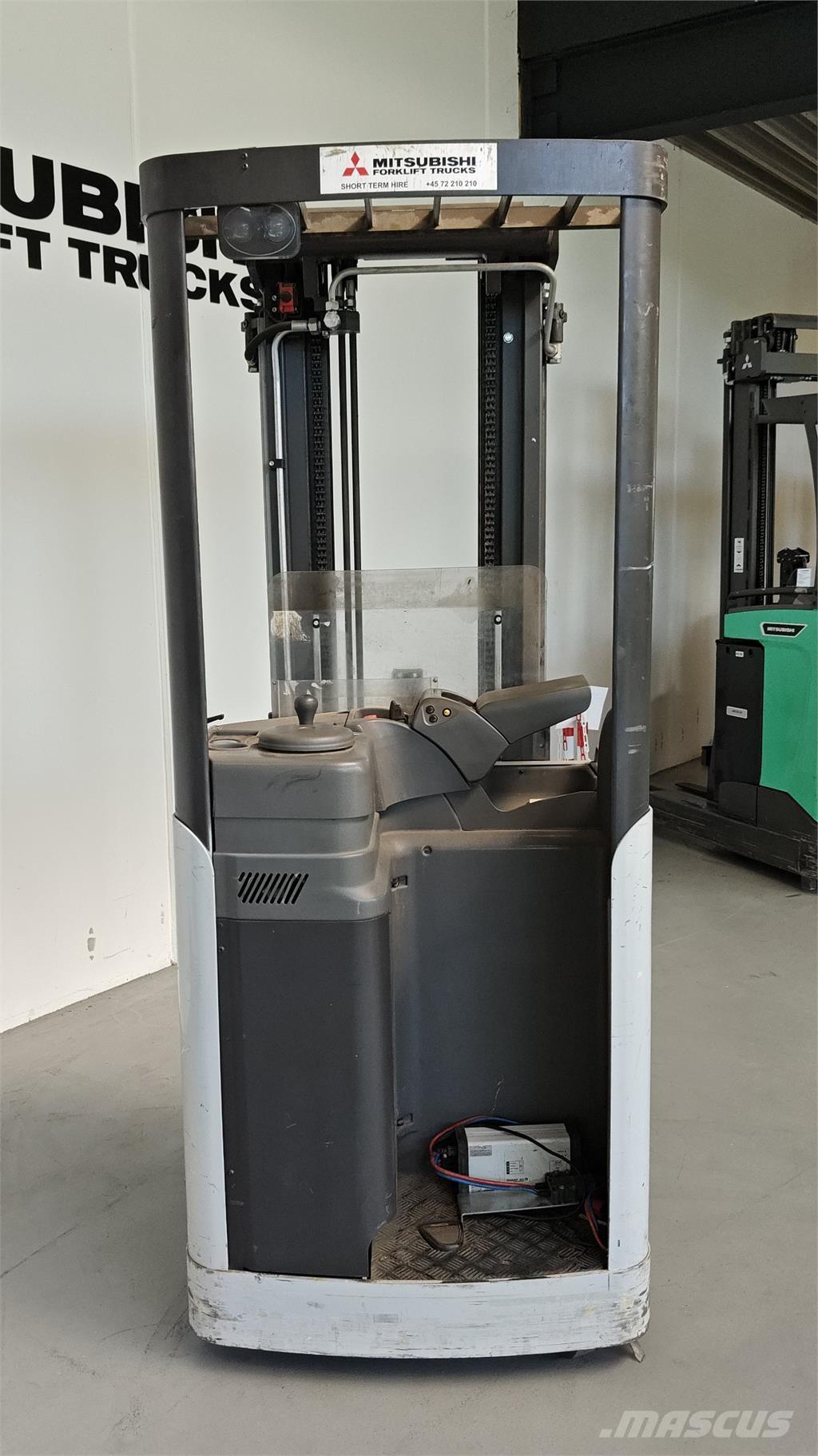 Atlet AJN160 行走式堆垛机