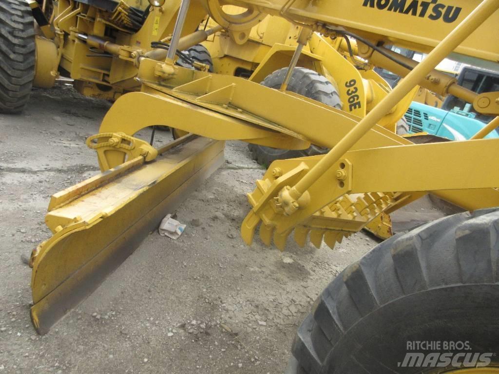 Komatsu GD 623 平地机/推土机