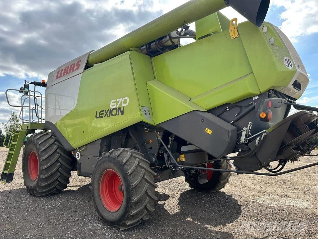 CLAAS Lexion 670 联合收割机