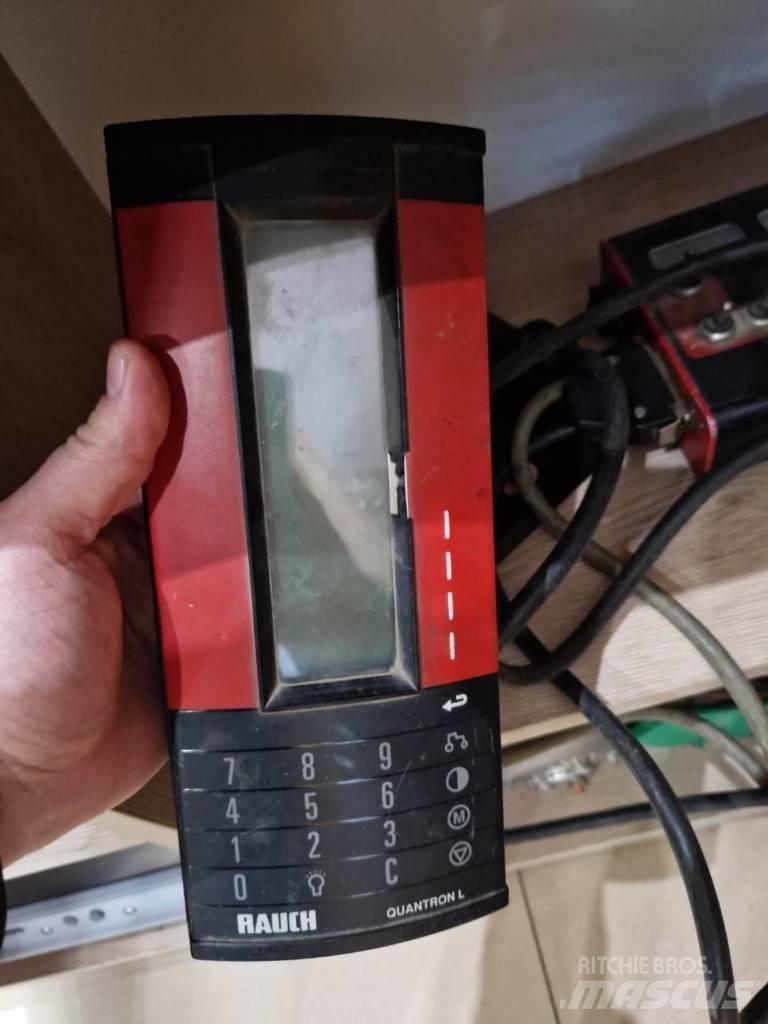 Rauch Axera 矿物肥料撒播机