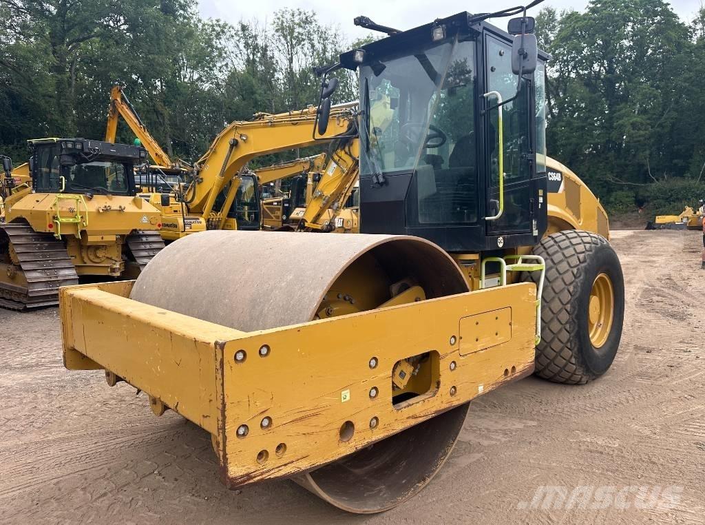 CAT CS 64 B 单轮压路机