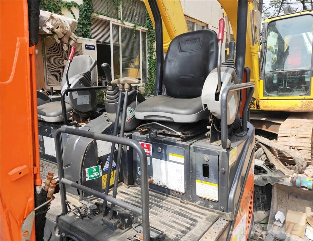 Hitachi ZX 17 U-2 小型挖掘机