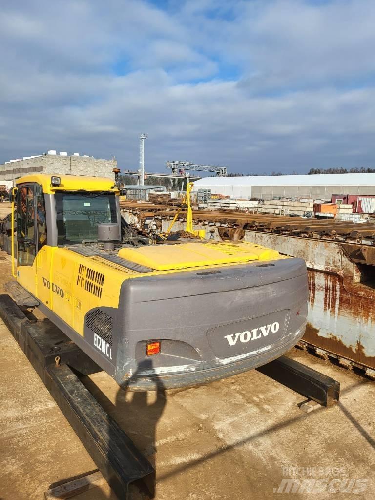 Volvo 210CLR 水陆两栖挖掘机