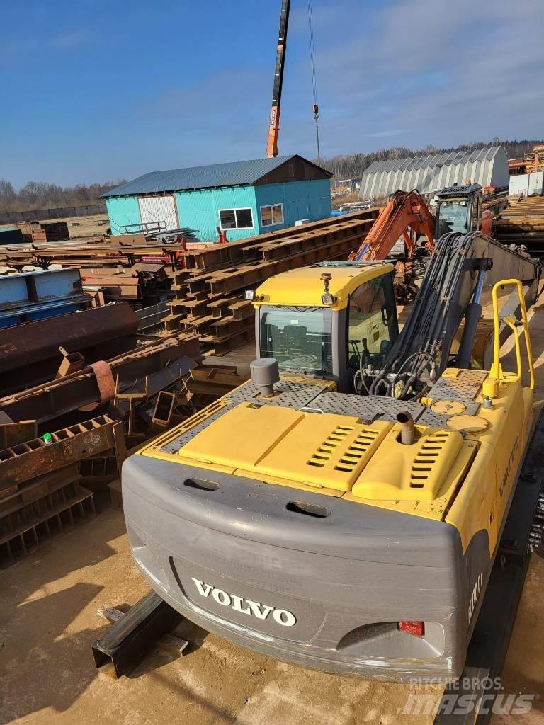 Volvo 210CLR 水陆两栖挖掘机