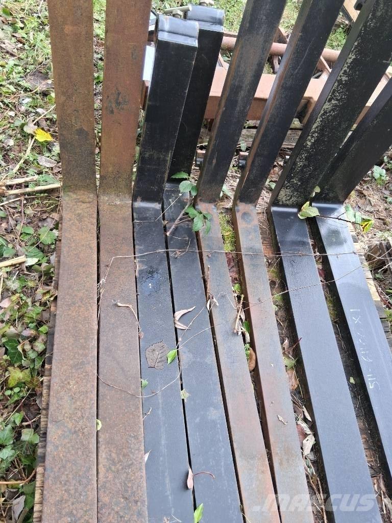 JCB Q FIT FORKS 其他装载挖掘装置和配件