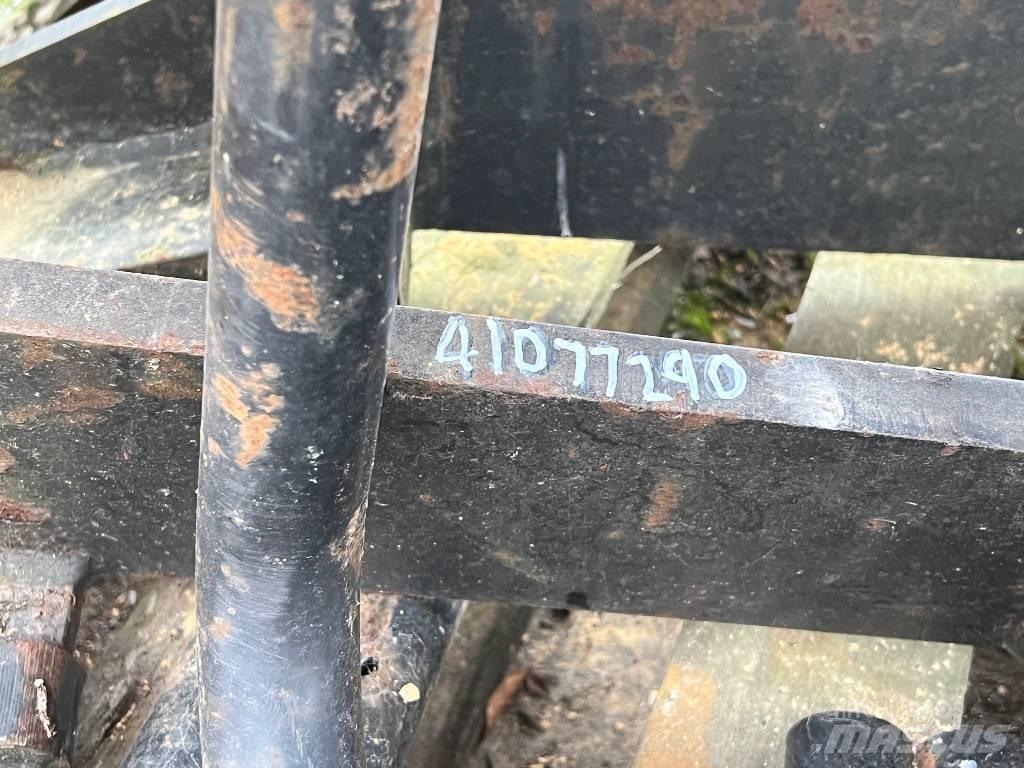 JCB Q FIT FORKS 其他装载挖掘装置和配件