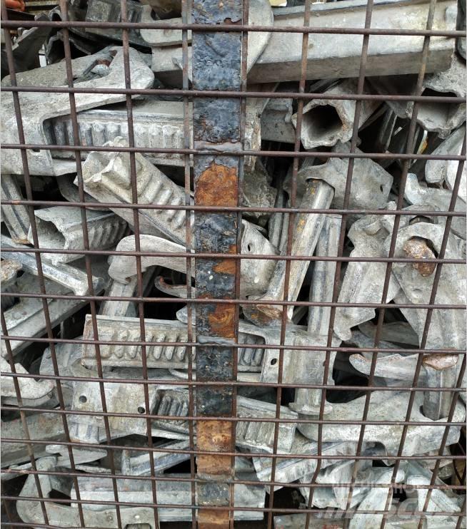 Peri BFD Clamps (Used) 模板
