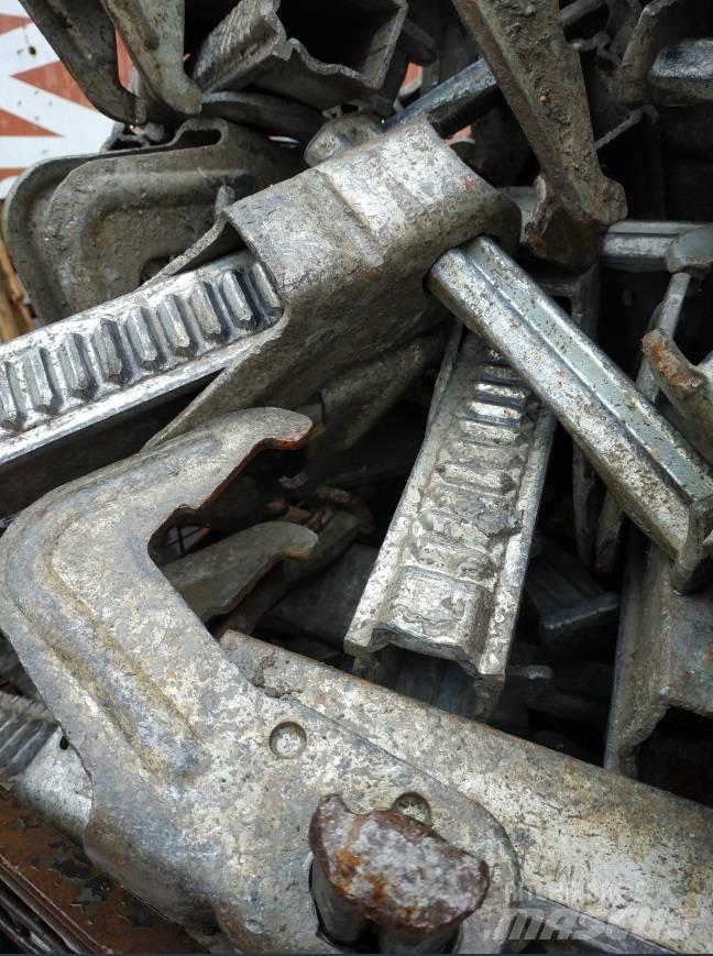 Peri BFD Clamps (Used) 模板