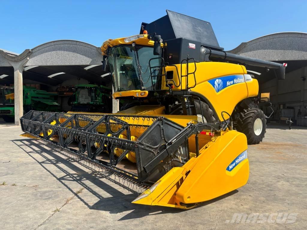 New Holland CR 9090 联合收割机