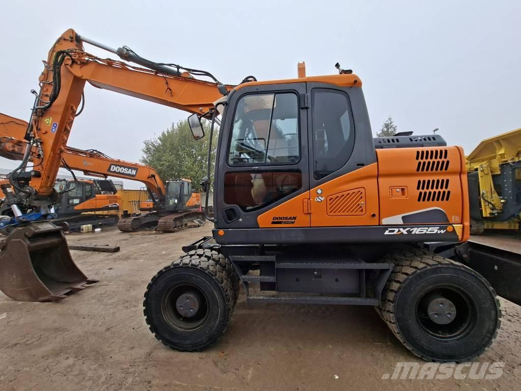 Doosan DX 165 W-5 轮式挖掘机
