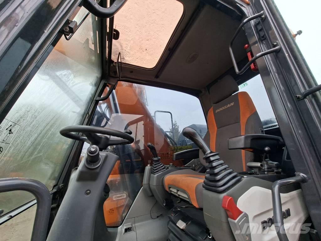 Doosan DX 165 W-5 轮式挖掘机