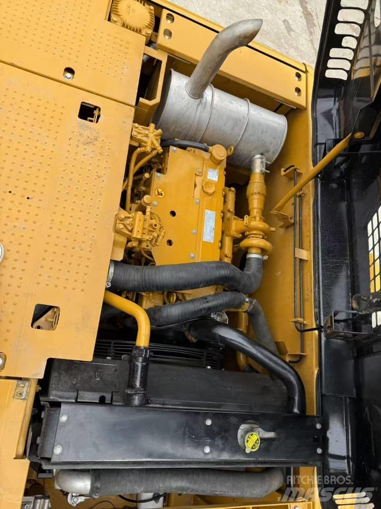 CAT 320 D 履带挖掘机