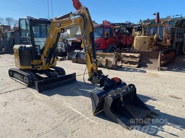 CAT 303 CR 小型挖掘机
