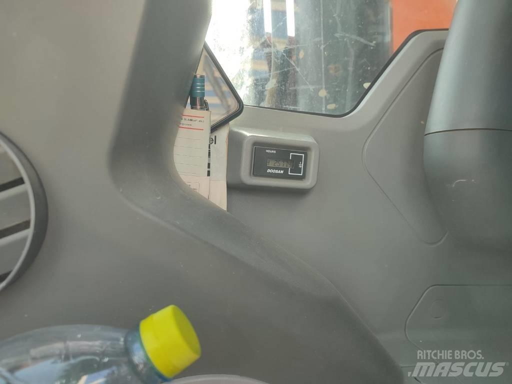 Doosan DX 235 LCR-5 履带挖掘机