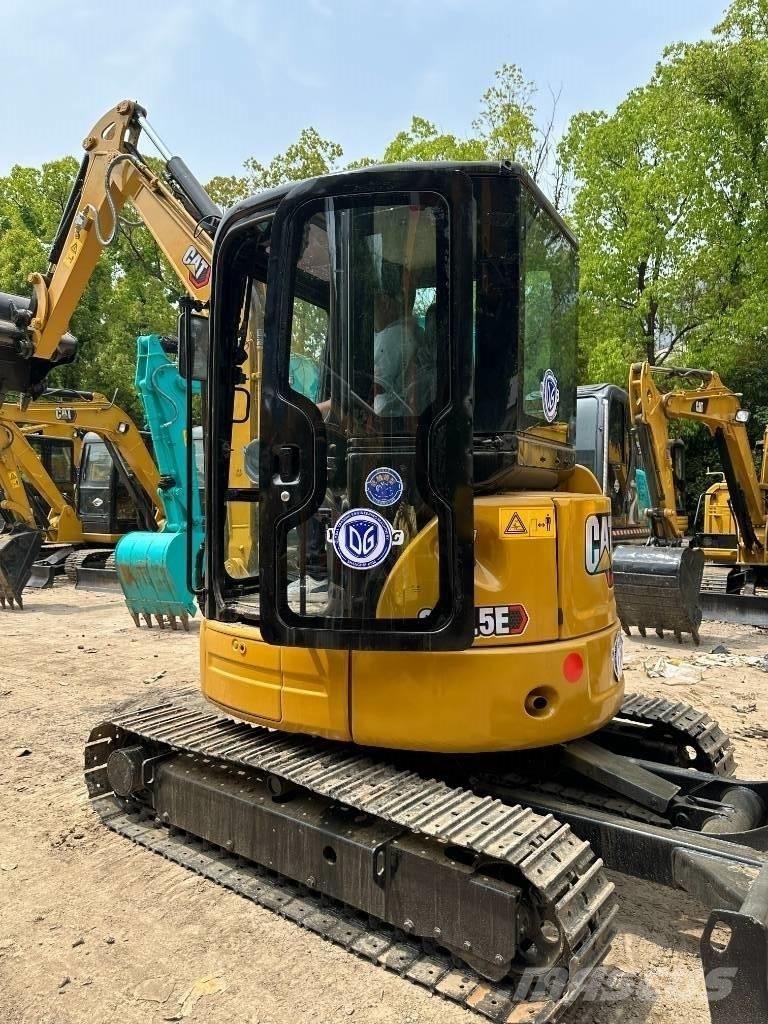 CAT 303.5E2 小型挖掘机