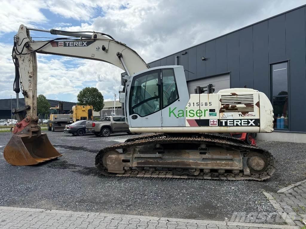 Terex TC225LC 履带挖掘机