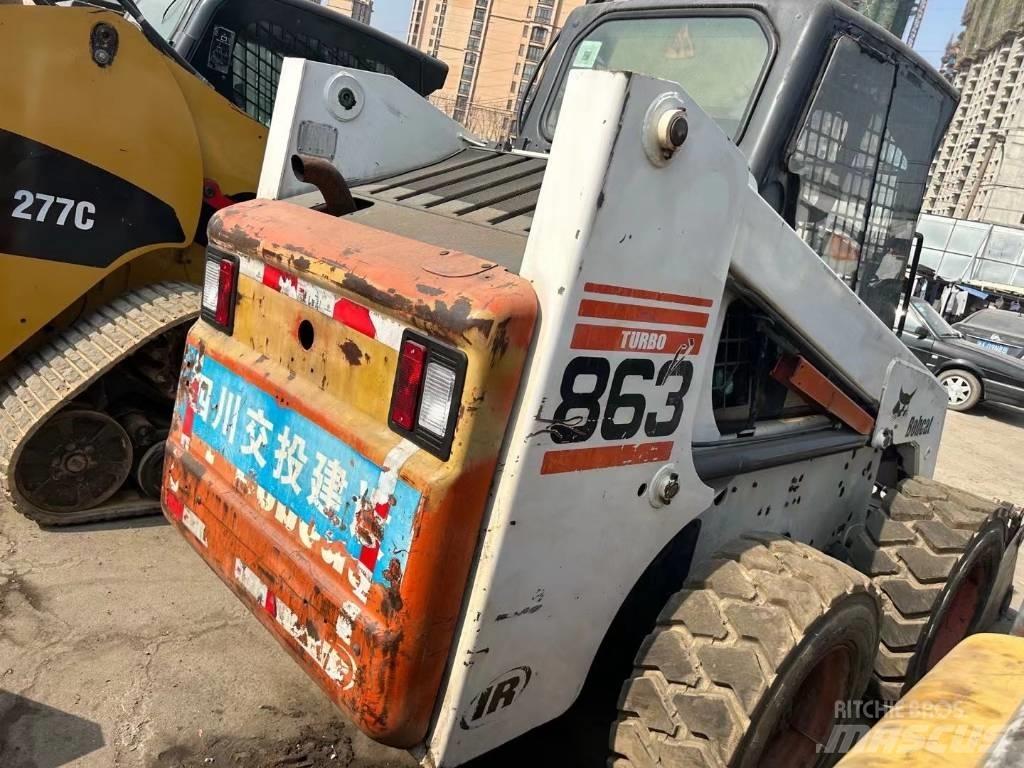Bobcat S863 滑移装载机