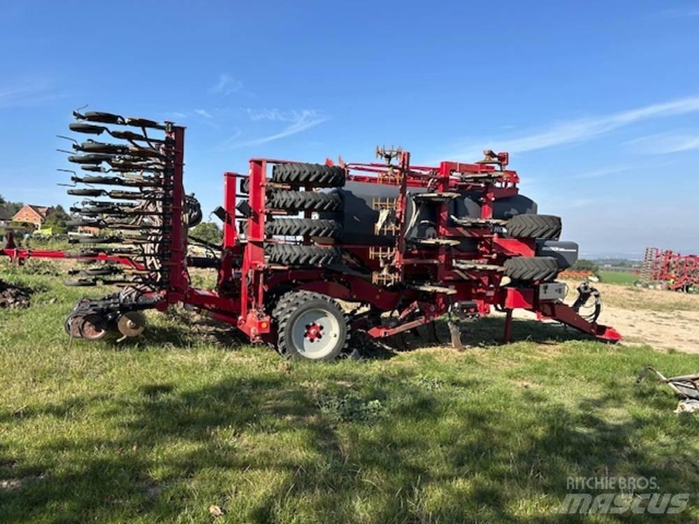 Horsch Focus 6 TD 多功能条播机