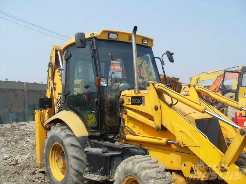 JCB 3cx 反铲装载机