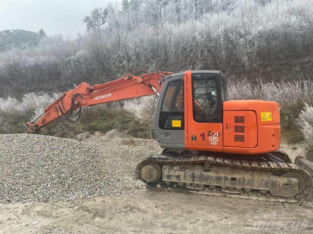 Hitachi ZX 135 US 履带挖掘机