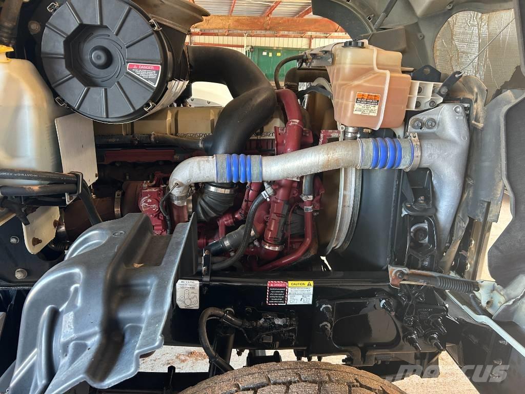 Mack Granite GU 713 自卸式货车