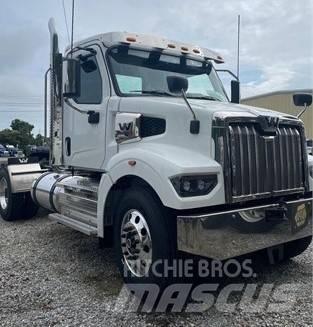 Western Star 47X 牵引车