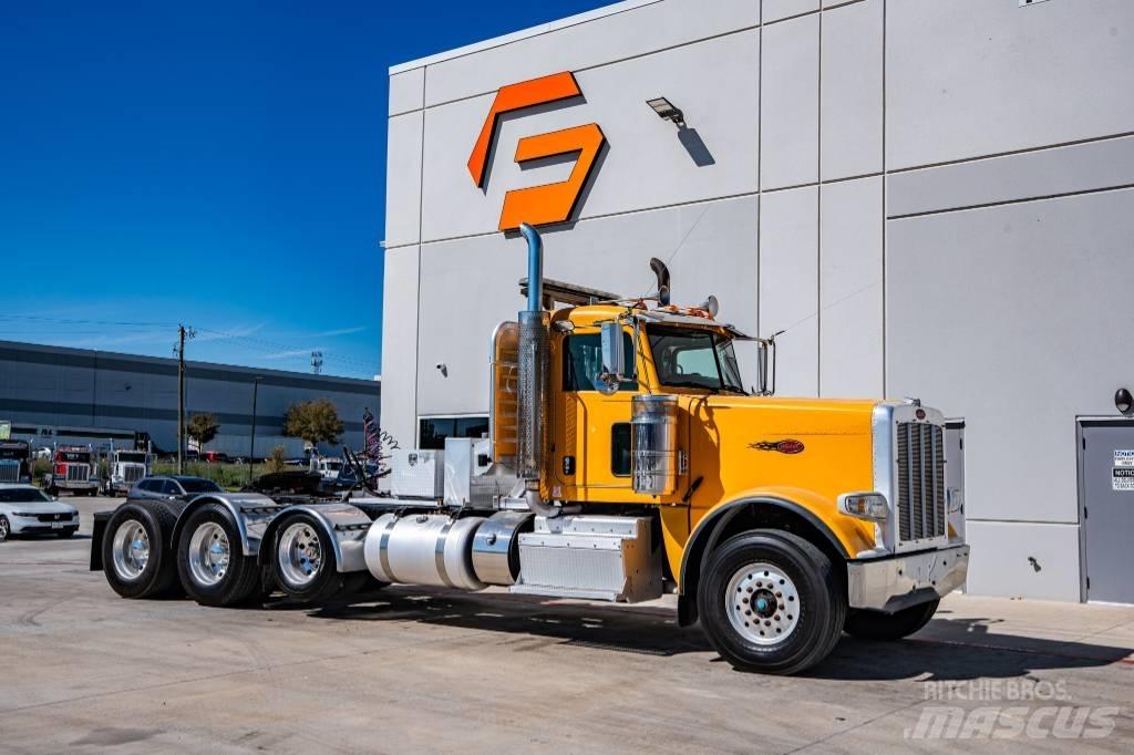 Peterbilt 388 牵引车